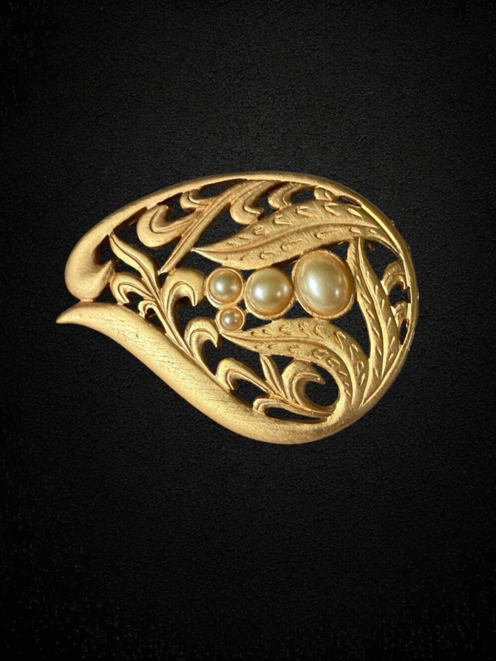 Vintage Venus USA Gold Tone Leaf Brooch Faux Pearl Openwork Statement Pin